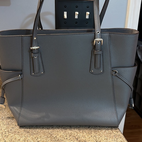 Michael Kors Shoulder Bag - Picture 2 of 4